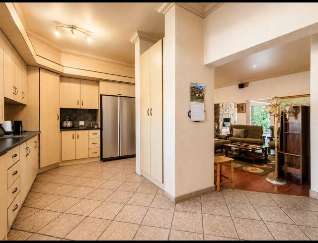 3 BEDROOM TOWNHOUSE FOR SALE IN ARCON PARK